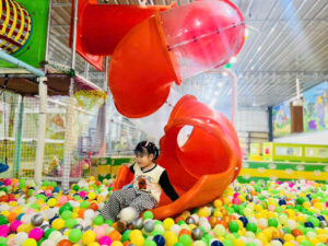 Đừng lãng phí tuổi thơ của con ba mẹ ơi